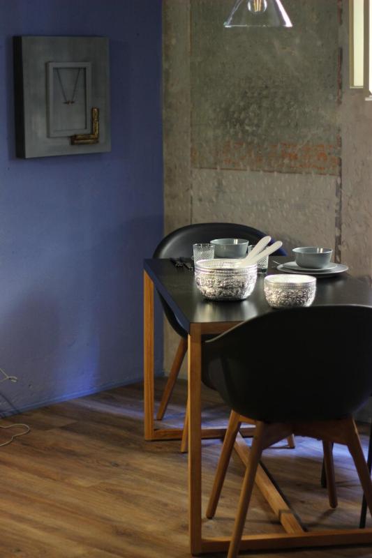 One-Bedroom Apartment image 4
