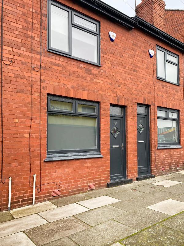 Two-Bedroom Apartment image 4