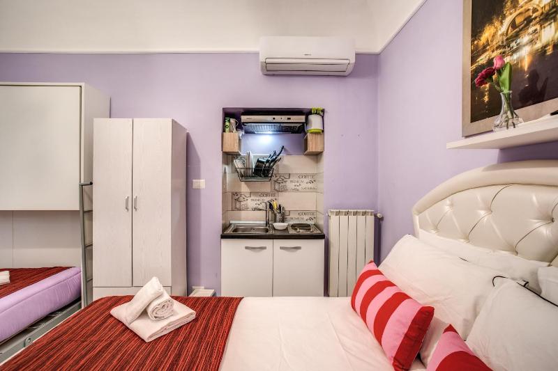 Comfort Triple Room image 4