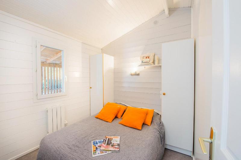 Two-Bedroom Comfort Chalet - 4 People image 4