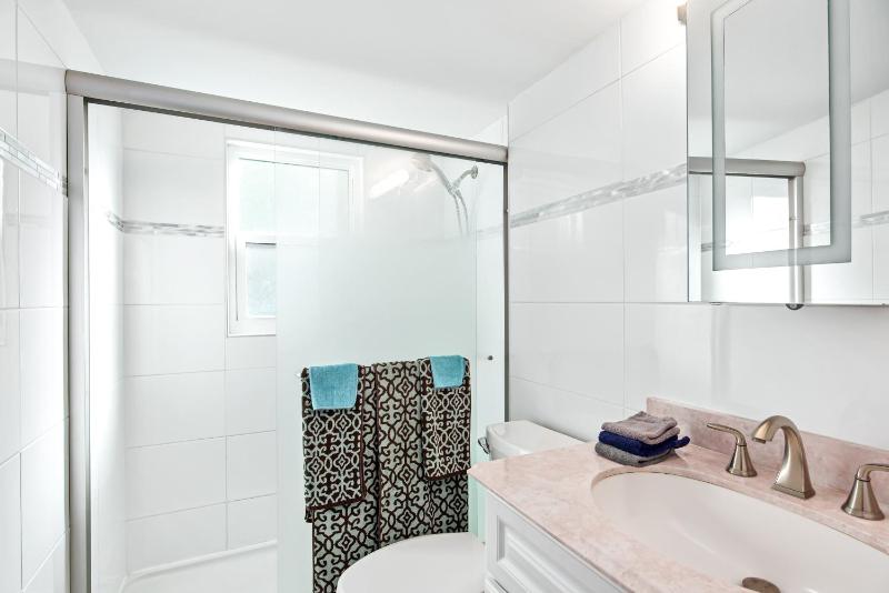 Studio Apartment with Sea View image 4