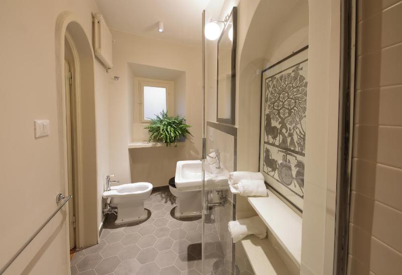 Superior Queen Room image 3