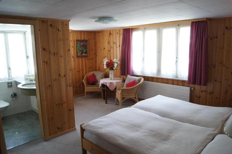 Triple Room image 3
