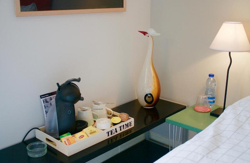 Deluxe Twin Room image 4