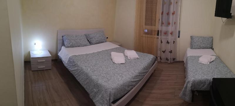 Triple Room with Private Bathroom image 4
