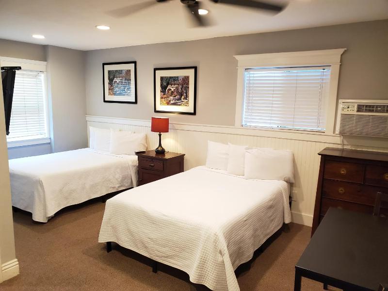 2 Beds, Non Smoking image 4