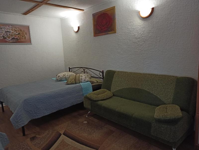 Family Room image 2