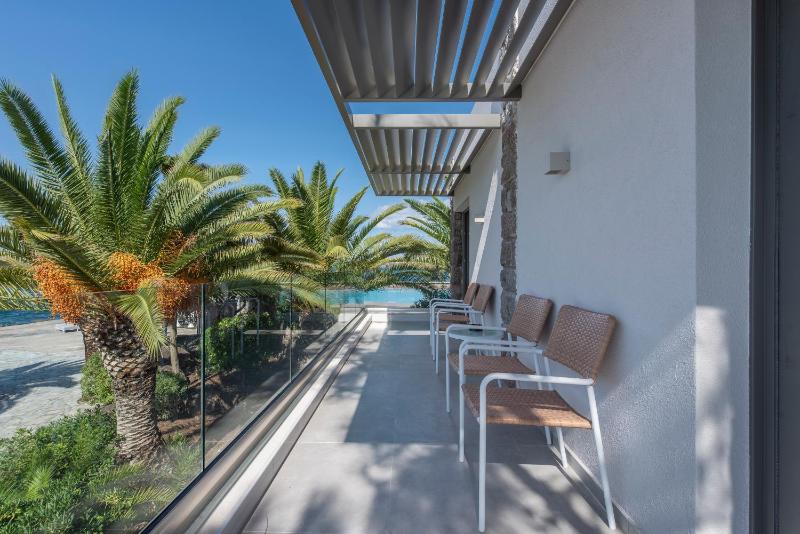 Superior Suite with Sea View image 2