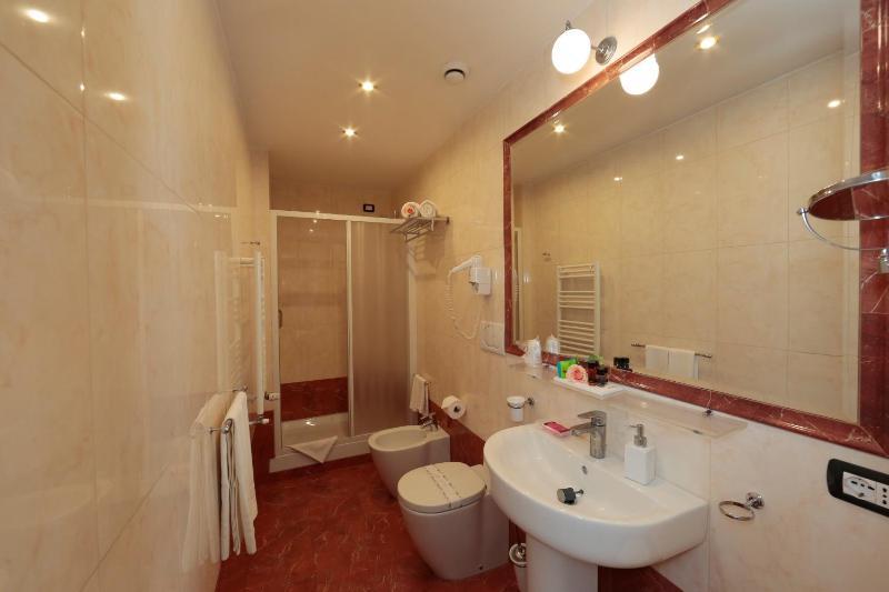 Standard Double Room image 2