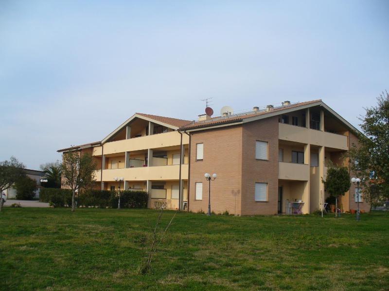 One-Bedroom Apartment image 3