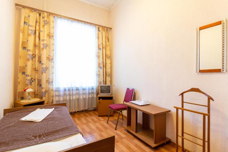 Single Bed in Dormitory Room image 2