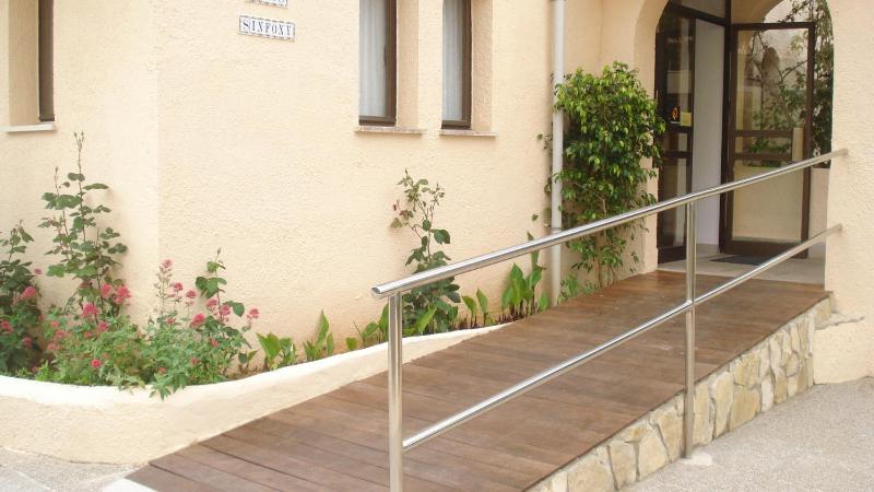 Studio with Balcony (2 Adults) image 2