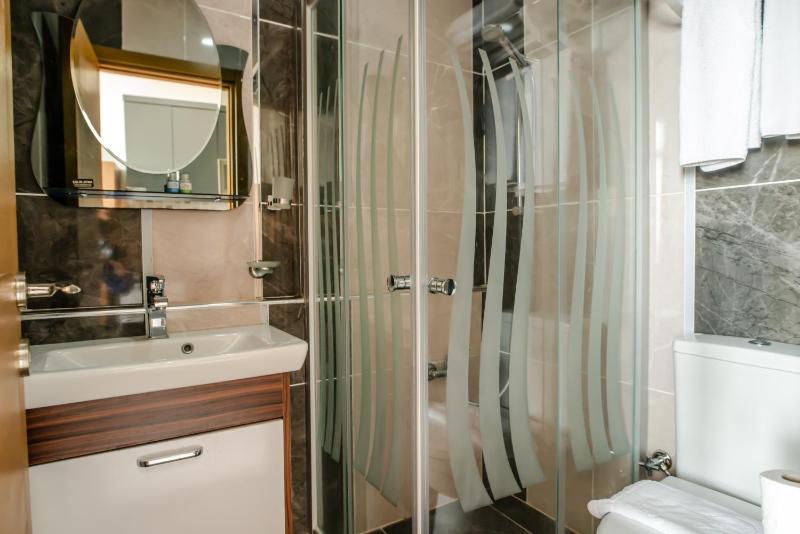 Studio Apartment with Sea View image 2