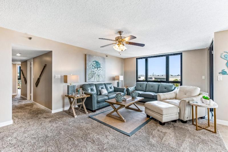 Apartment with Sea View image 3