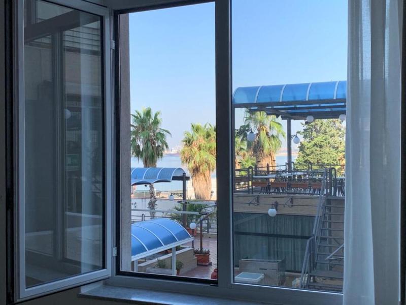 Deluxe Double Room with Sea View image 1