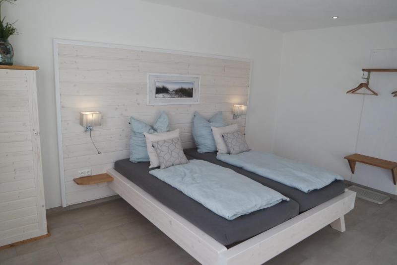 Double Room image 4