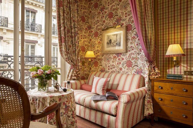 Deluxe Double or Twin Room image 4