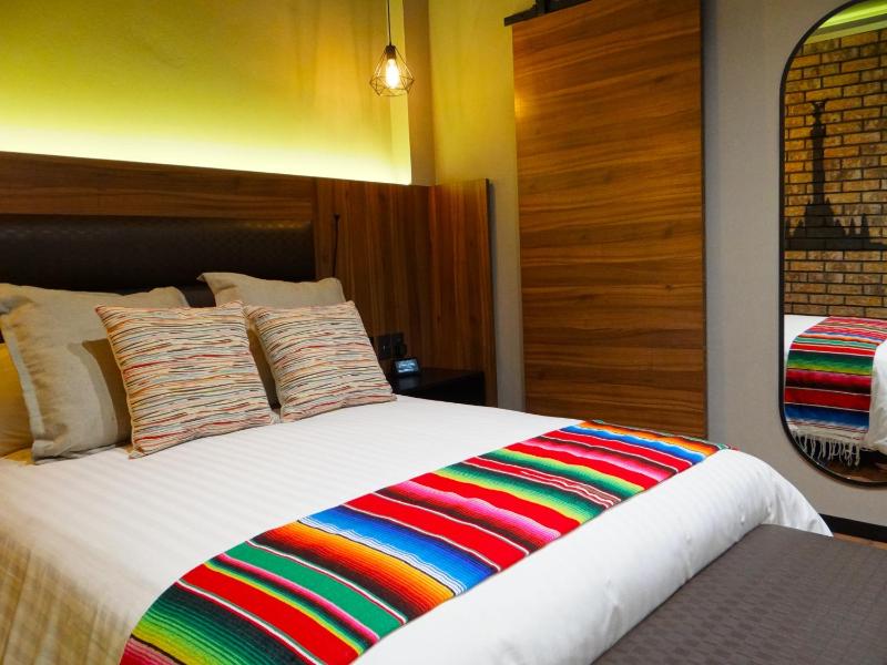 Cadillac Hotel Boutique - image 15