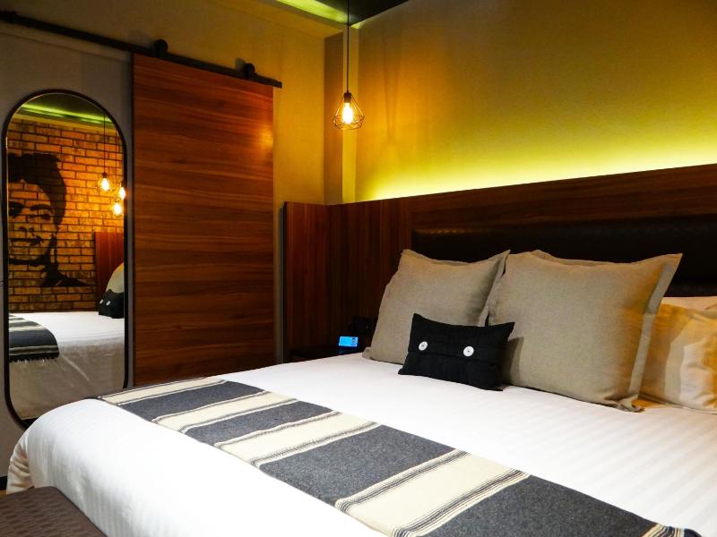 Cadillac Hotel Boutique - image 2