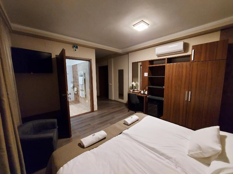 Twin Room - Disability Access image 4