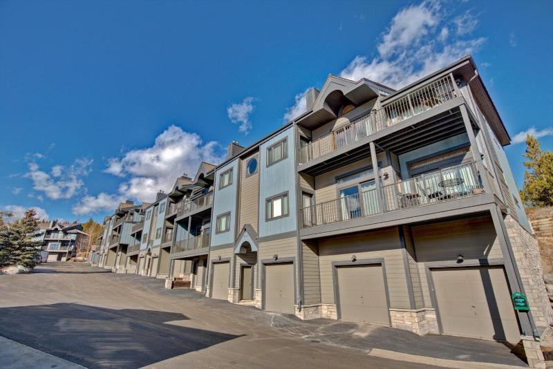Three-Bedroom Apartment image 3