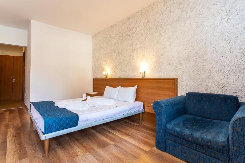 Family Room (2 Adults + 2 Children) - All Inclusive image 2
