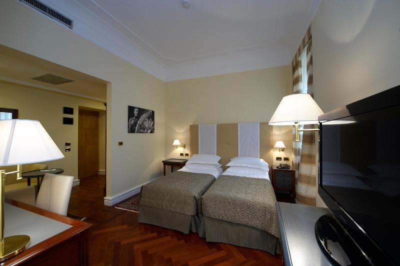 Executive Double or Twin Room image 4