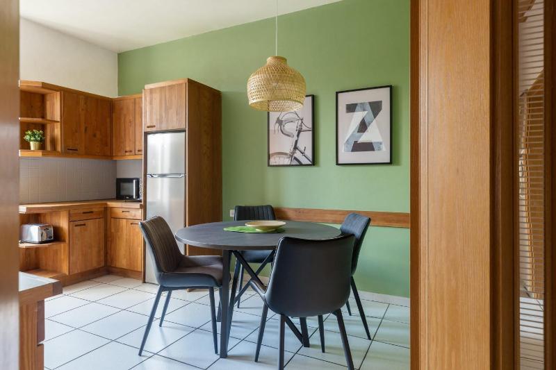 Travel Homes - The Wooden Spacieux & bon quartier - image 12