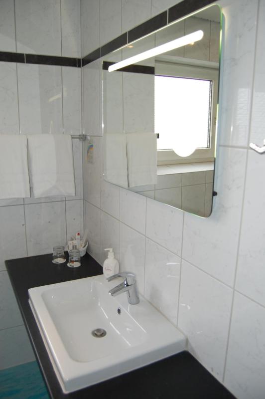 Comfort Double Room image 4