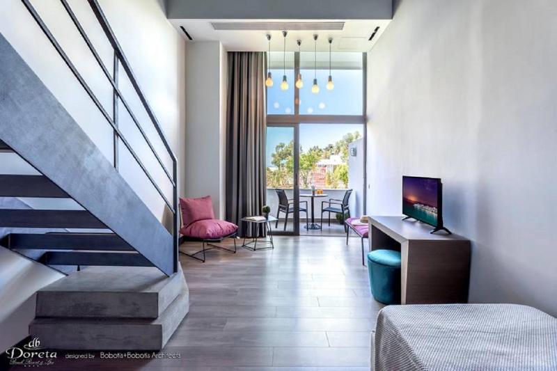 Superior Family Room image 4