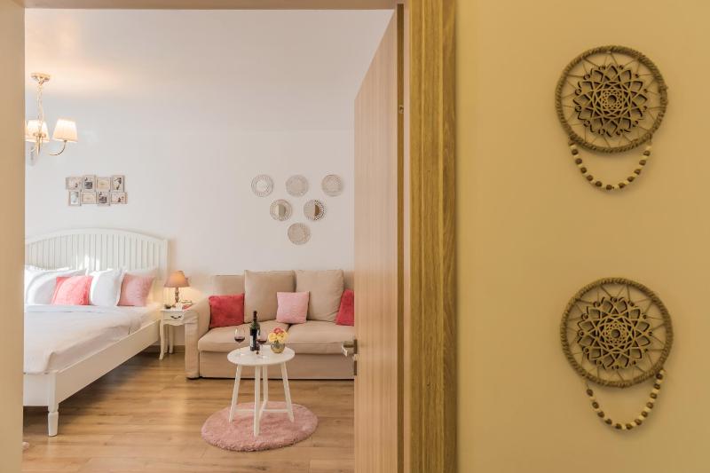 One-Bedroom Apartment image 4