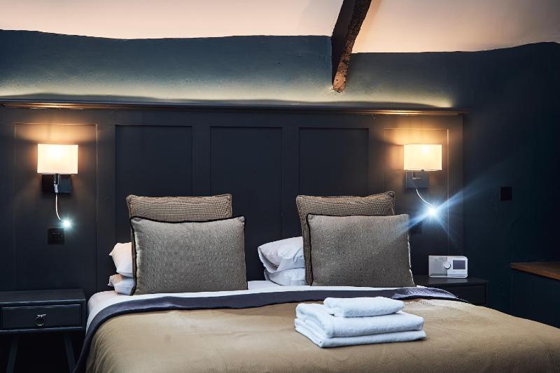 Superior Double Room image 3