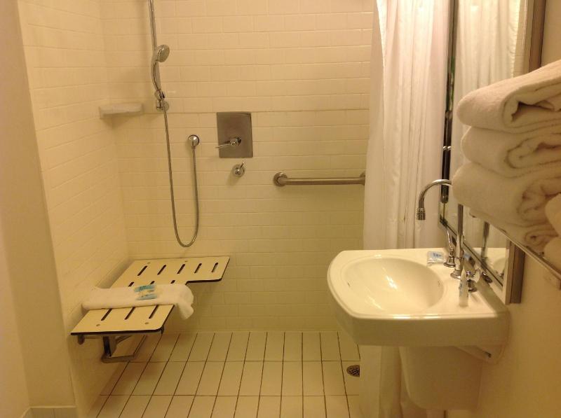 King Room - Disability Access image 2