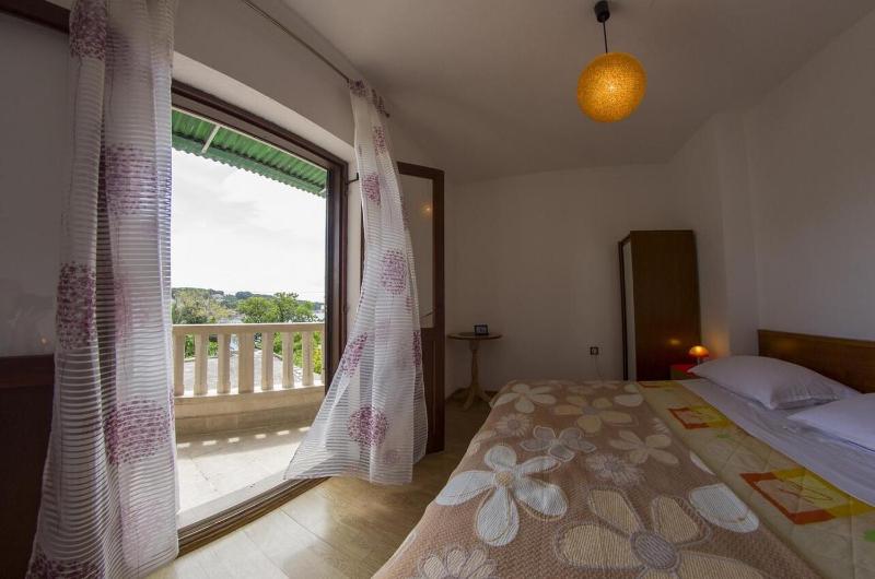 Two-Bedroom Apartment with Terrace and Sea View image 3