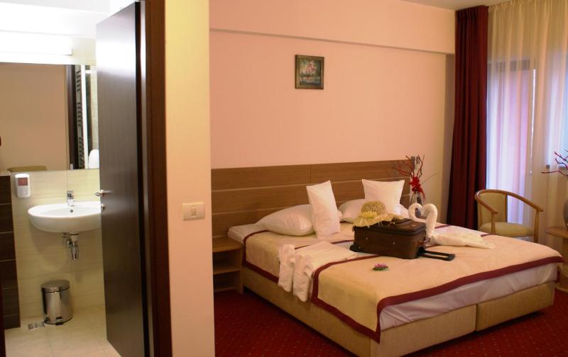 Standard Double Room image 1