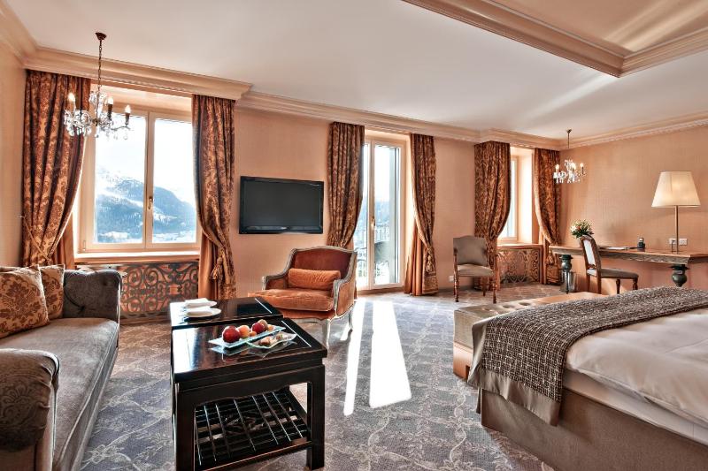 Grand Junior Suite with Lake View image 1