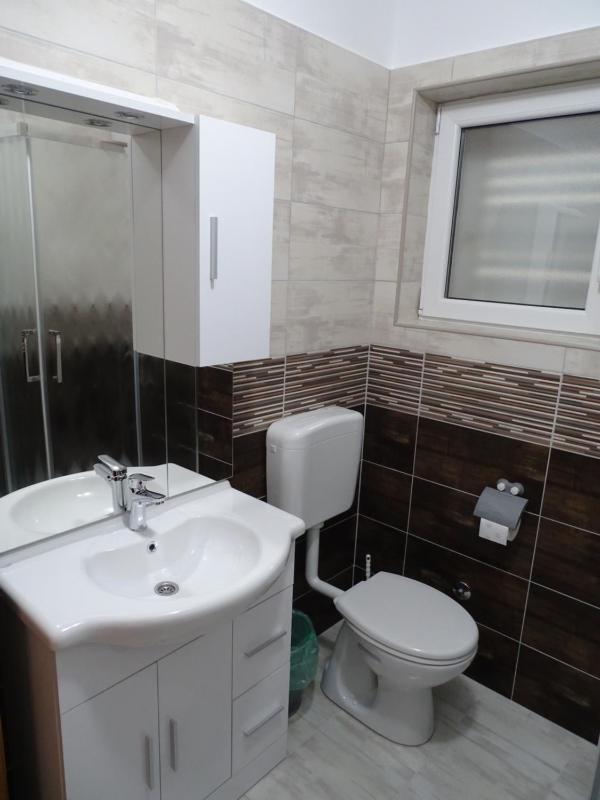 One-Bedroom Apartment image 3