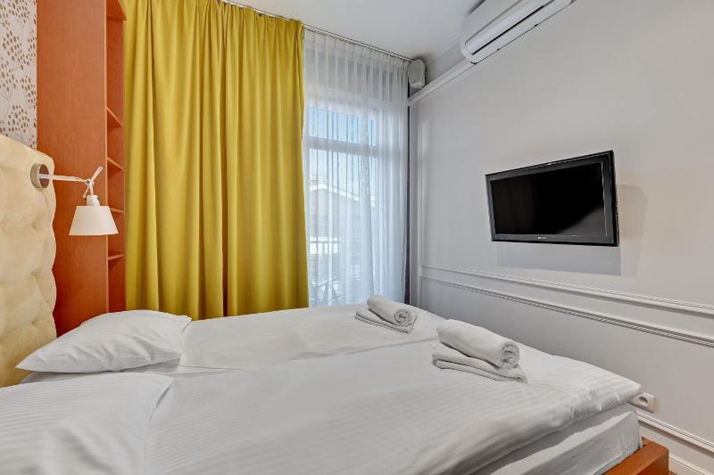 Deluxe Apartment image 2