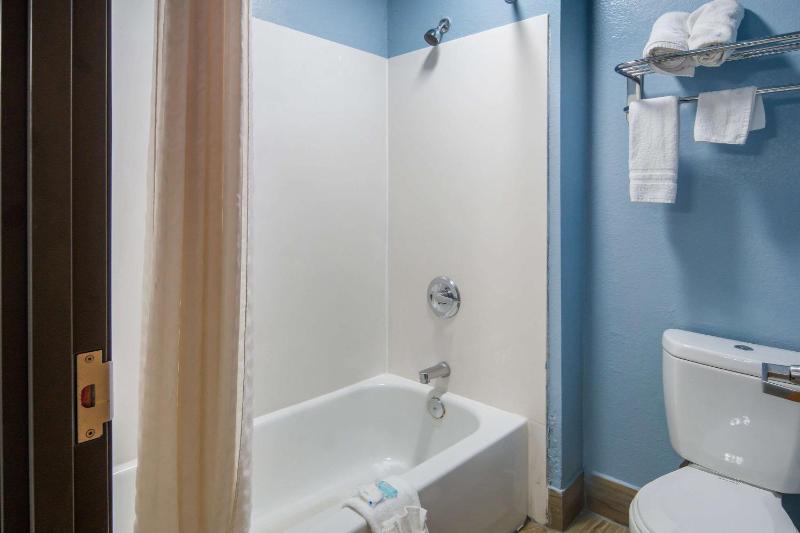 Superior King Room - Non-Smoking image 3