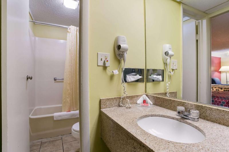 Double Room with Two Double Beds - Non-Smoking image 2