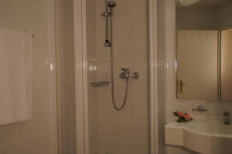 Double Room with Shower image 2