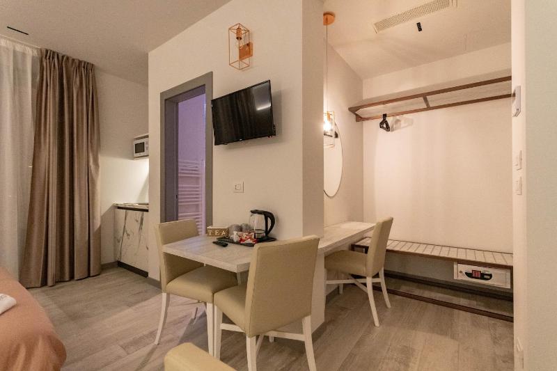 Beautiful Assisi Suite - image 27