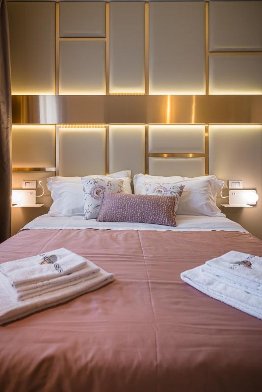 Beautiful Assisi Suite - image 31