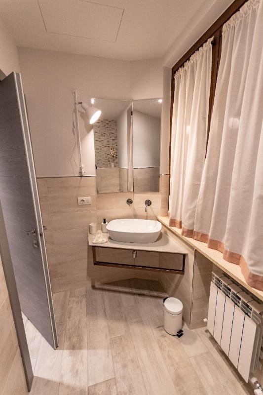 Beautiful Assisi Suite - image 6