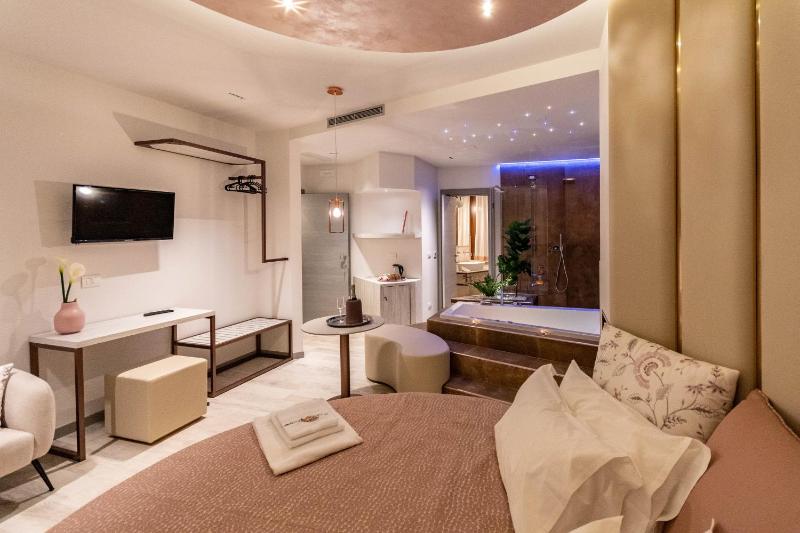 Beautiful Assisi Suite - image 40