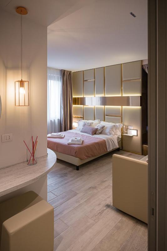 Beautiful Assisi Suite - image 10
