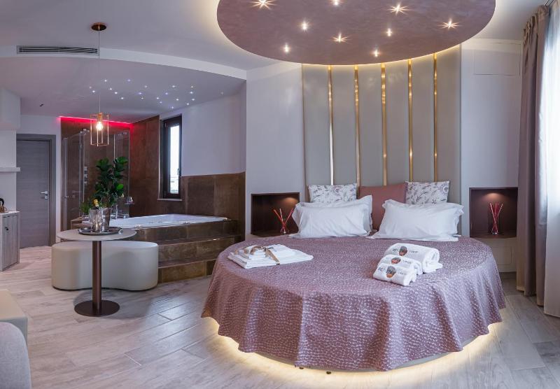 Beautiful Assisi Suite - image 23
