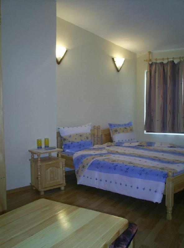 Triple Room with Balcony image 4