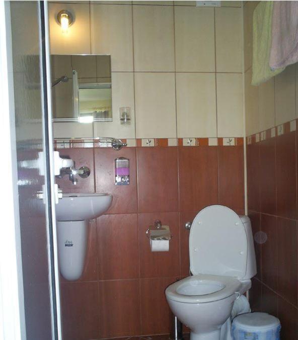 Triple Room with Balcony image 2