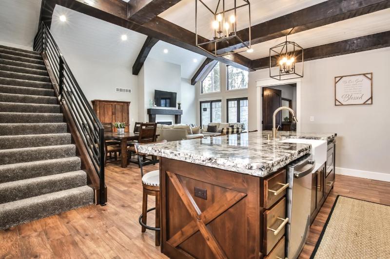 Five-Bedroom House image 3